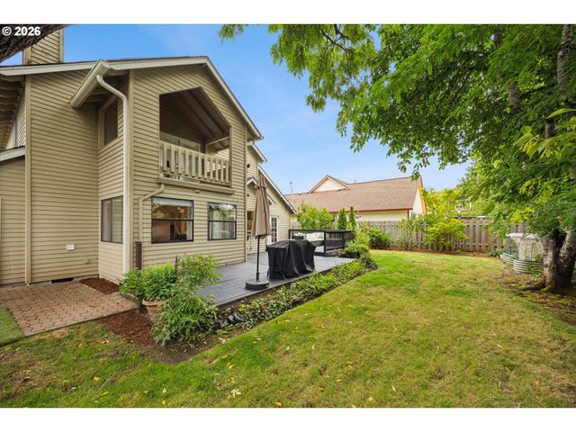 17500 Nw WOODMERE Ct, Beaverton, OR 97006