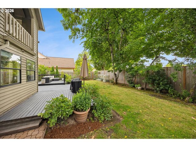 17500 Nw WOODMERE Ct, Beaverton, OR 97006
