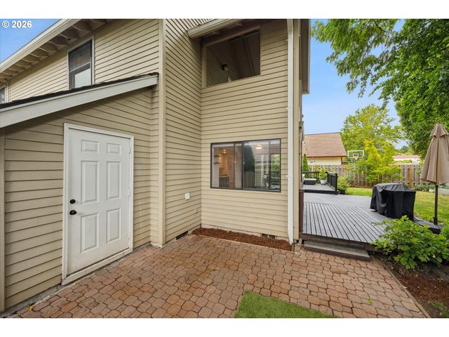 17500 Nw WOODMERE Ct, Beaverton, OR 97006