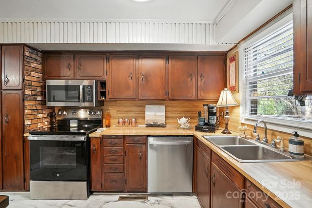 4825 Edgeland Road, Edgemoor, SC 29712