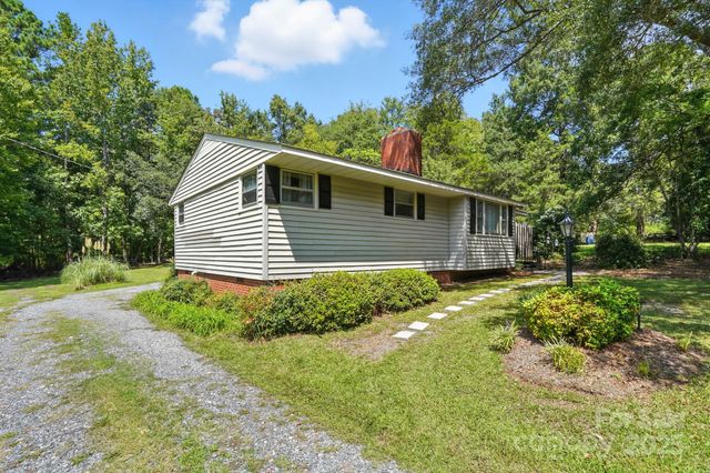 4825 Edgeland Road, Edgemoor, SC 29712