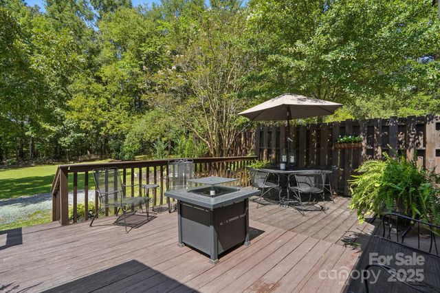 4825 Edgeland Road, Edgemoor, SC 29712