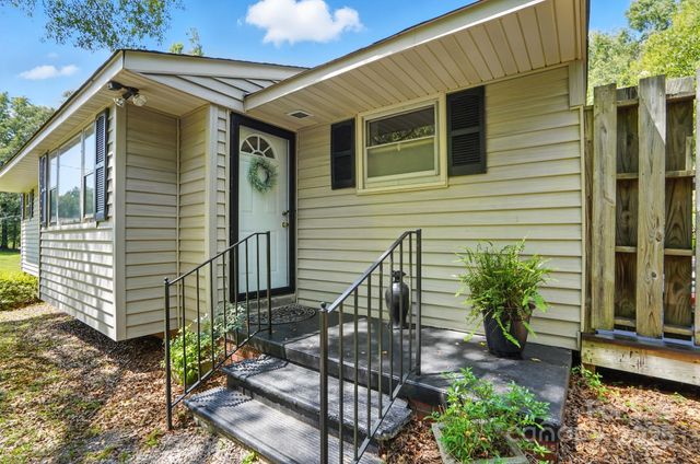 4825 Edgeland Road, Edgemoor, SC 29712