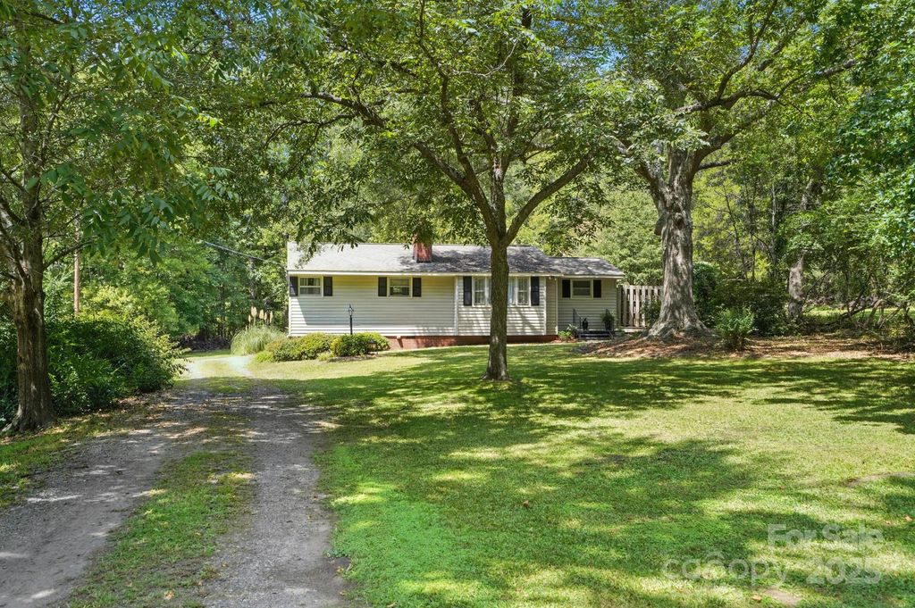 4825 Edgeland Road, Edgemoor, SC 29712