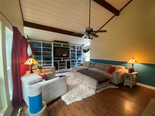 26604 Edgewood, Huntsville, TX 77320