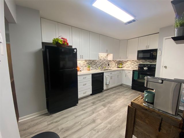 26604 Edgewood, Huntsville, TX 77320