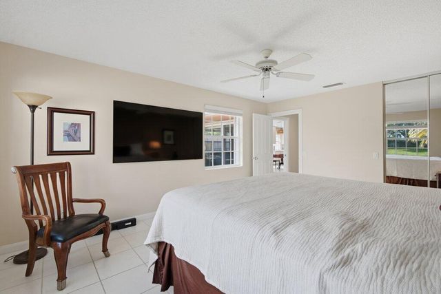 1301 NW Bentley Cir Apt B, Port St Lucie, FL 34986