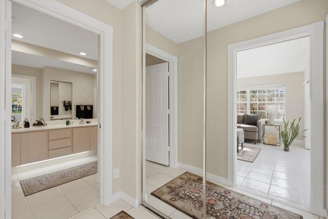 1301 NW Bentley Cir Apt B, Port St Lucie, FL 34986