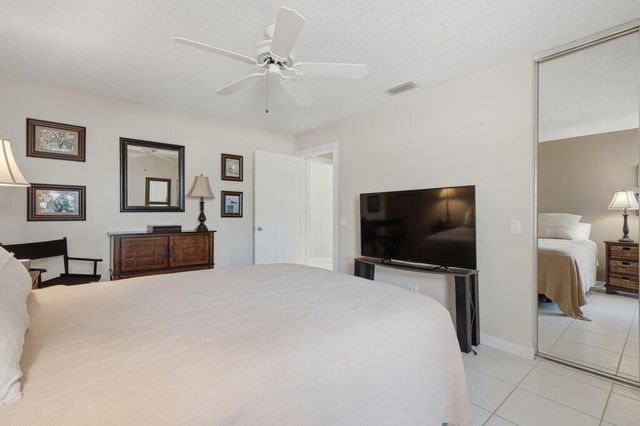 1301 NW Bentley Cir Apt B, Port St Lucie, FL 34986