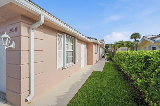 1301 NW Bentley Cir Apt B, Port St Lucie, FL 34986