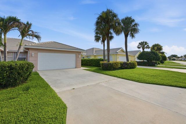 1301 NW Bentley Cir Apt B, Port St Lucie, FL 34986