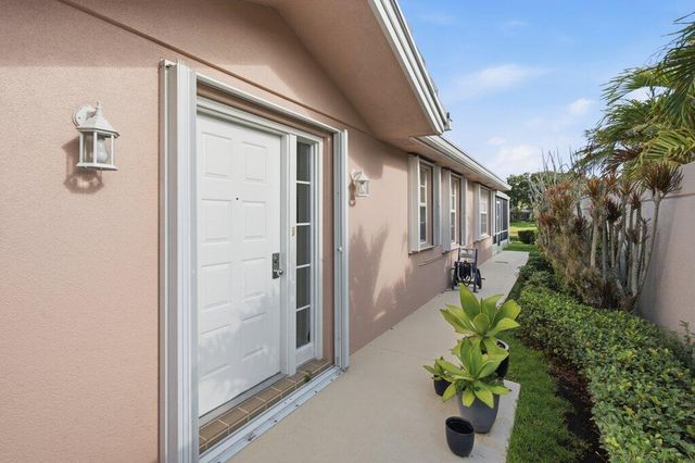 1301 NW Bentley Cir Apt B, Port St Lucie, FL 34986