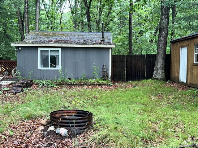 2673 Ivan, Harrison, MI 48625