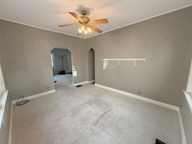 1614 S Carroll Avenue, Freeport, IL 61032