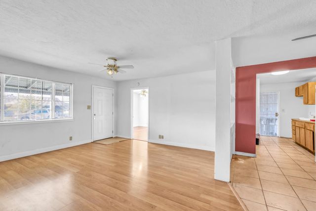 2827 Toy Ave, Sacramento, CA 95822