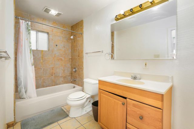 2827 Toy Ave, Sacramento, CA 95822