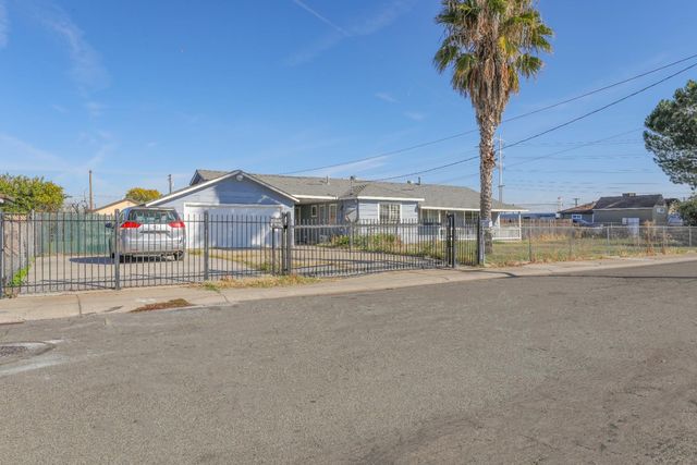 2827 Toy Ave, Sacramento, CA 95822