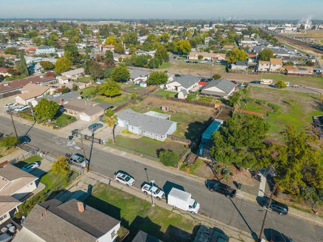 2827 Toy Ave, Sacramento, CA 95822