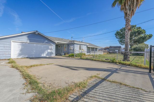 2827 Toy Ave, Sacramento, CA 95822