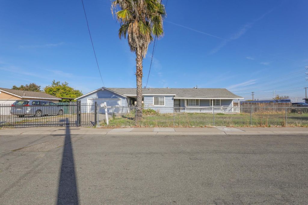 2827 Toy Ave, Sacramento, CA 95822