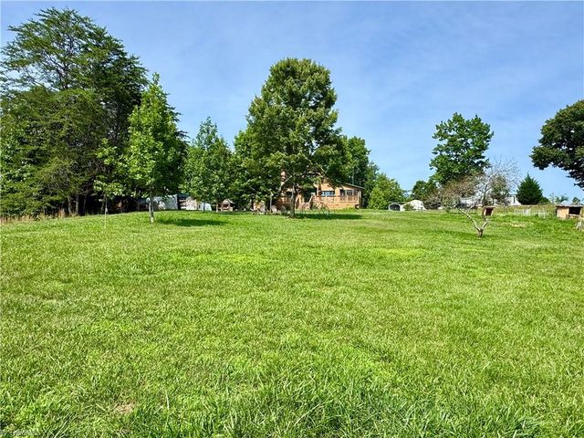 4547 NC Highway 704 W, Westfield, NC 27053