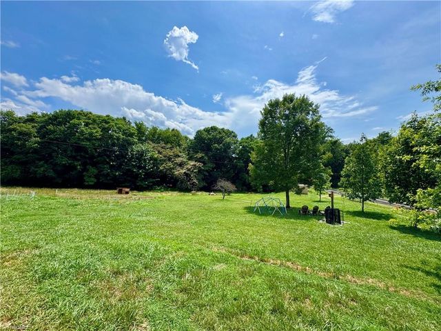 4547 NC Highway 704 W, Westfield, NC 27053