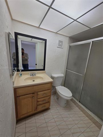 8600 SW 133rd Ave Rd 424, Miami, FL 33183