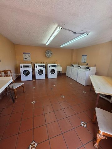 8600 SW 133rd Ave Rd 424, Miami, FL 33183