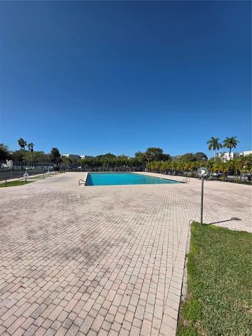 8600 SW 133rd Ave Rd 424, Miami, FL 33183