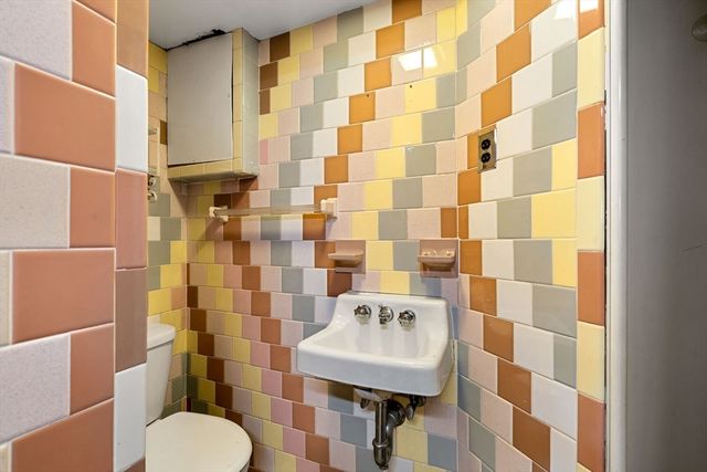 25 Fellsmere Ave, Wakefield, MA 01880