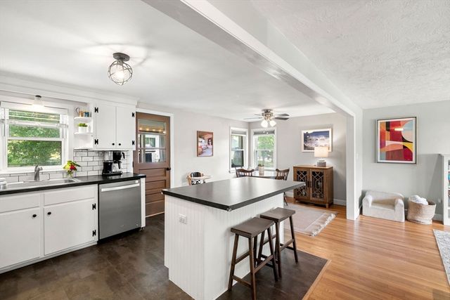 25 Fellsmere Ave, Wakefield, MA 01880