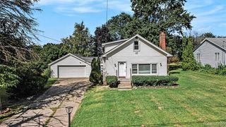 371 Hillcliff Drive, Waterford, MI 48328
