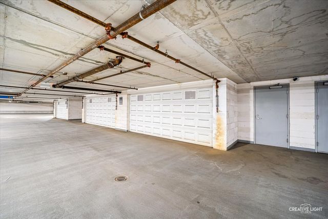 204 N Park Drive, Chicago, IL 60601