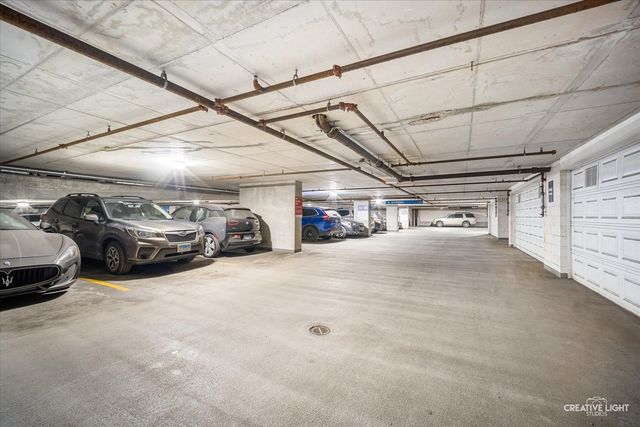 204 N Park Drive, Chicago, IL 60601