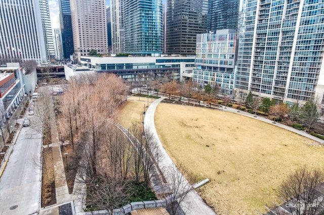 204 N Park Drive, Chicago, IL 60601