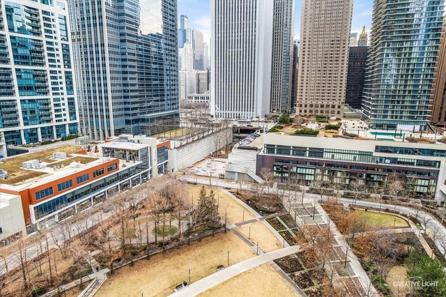 204 N Park Drive, Chicago, IL 60601