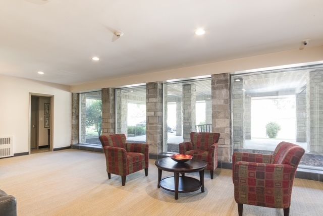 2400 WINDSOR MALL 2H, Park Ridge, IL 60068