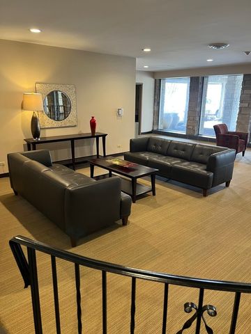 2400 WINDSOR MALL 2H, Park Ridge, IL 60068