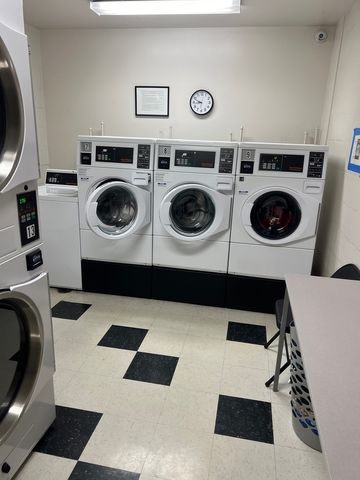 2400 WINDSOR MALL 2H, Park Ridge, IL 60068