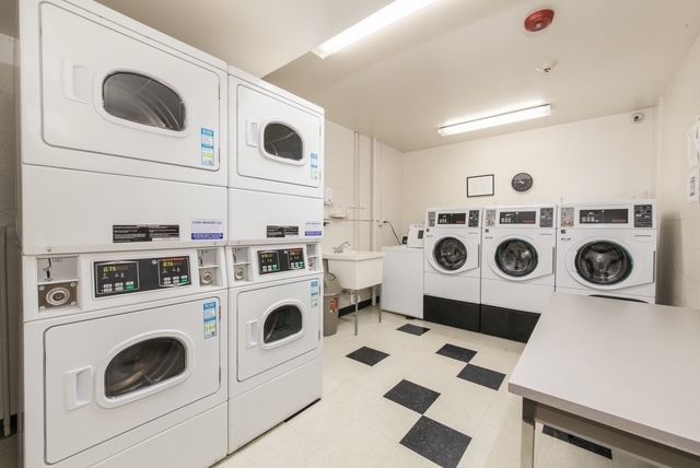 2400 WINDSOR MALL 2H, Park Ridge, IL 60068