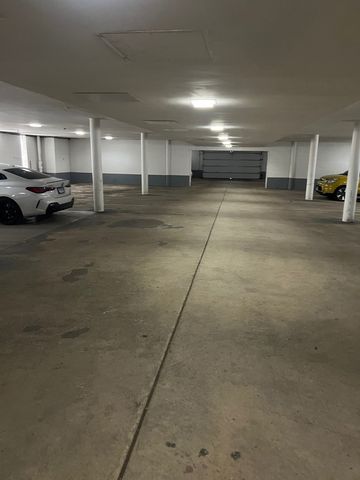 2400 WINDSOR MALL 2H, Park Ridge, IL 60068