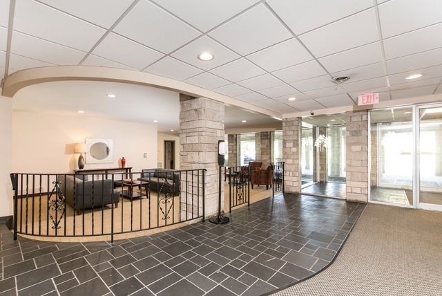 2400 WINDSOR MALL 2H, Park Ridge, IL 60068