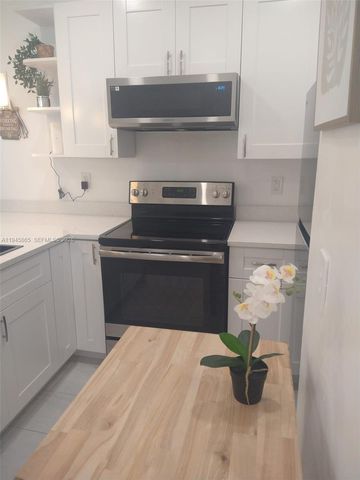 600 Layne Blvd 122, Hallandale Beach, FL 33009