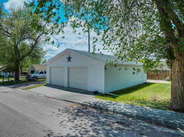 1401 BALTIMORE AVE, Hot Springs, SD 57747
