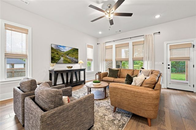 2951 Whistle Post Drive, Fayetteville, AR 72704