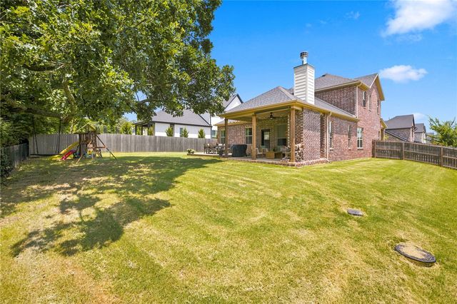 2951 Whistle Post Drive, Fayetteville, AR 72704