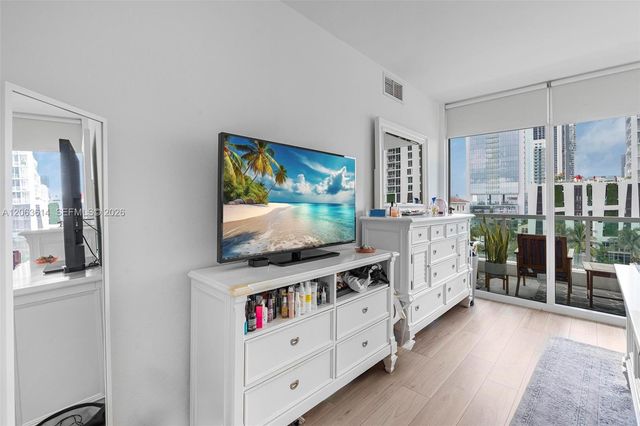 500 NE 29th St 706, Miami, FL 33137