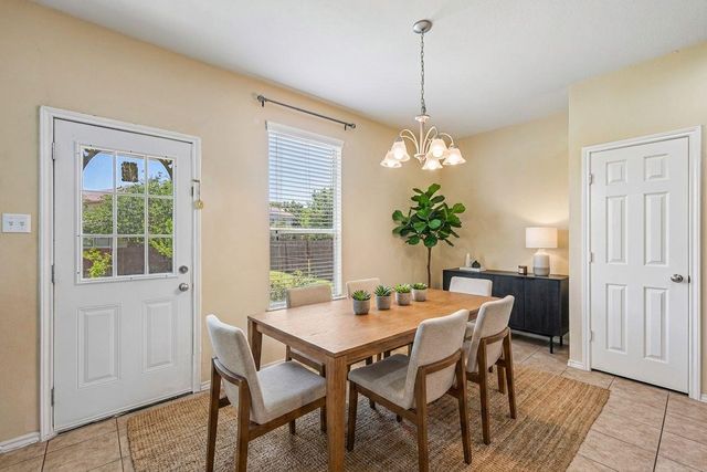 140 Lynn Crest BND, Buda, TX 78610