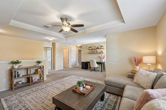 140 Lynn Crest BND, Buda, TX 78610