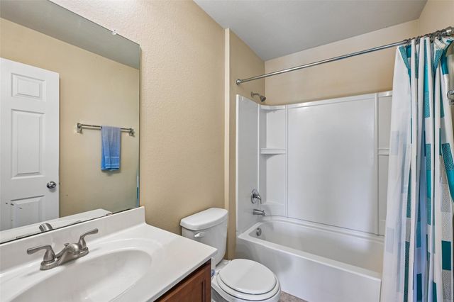 140 Lynn Crest BND, Buda, TX 78610